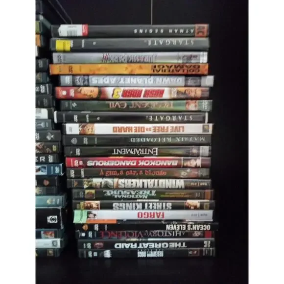 Lot Of 40 Used Thriller Action Marvel DC movies DVD Estate Sale ~ Trl1#411